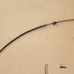 Pārsega slēdzenes trose priekš VW GOLF 2014