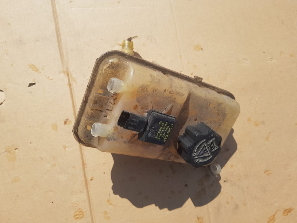 Dzesēšanas šķidruma tvertne priekš PEUGEOT 407 2004