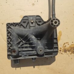 Akumulatora pamatnes kronšteins priekš ŠKODA FABIA 2003