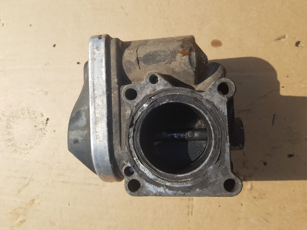 Droseļvārsts priekš ŠKODA FABIA 2003 2 Droseļvārsts priekš ŠKODA FABIA 2003