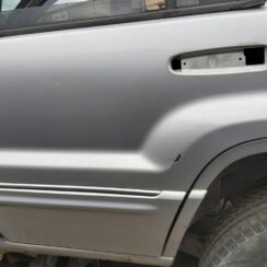 Aizmugurējās kreisās durvis priekš JEEP GRAND CHEROKEE 2004