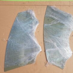 Priekšējo labo durvju stikls priekš FORD FOCUS 2016