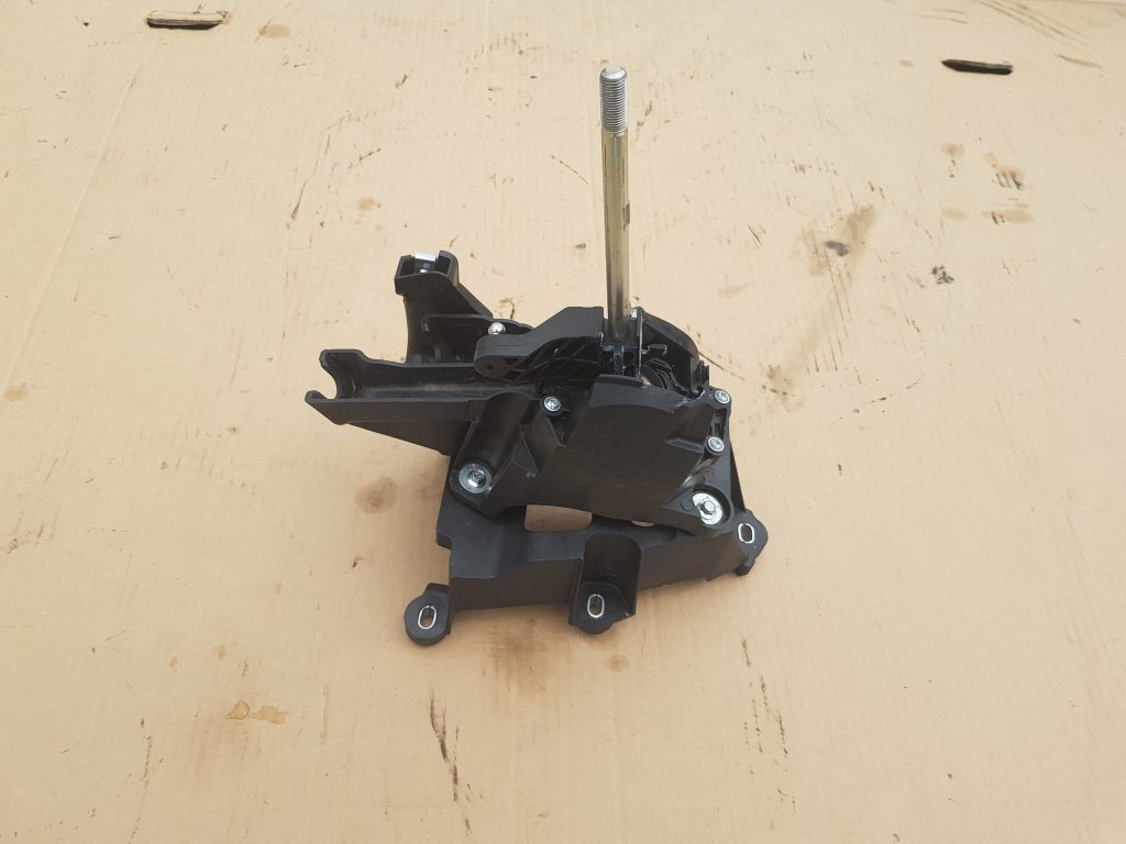 Ātrumu pārslēgšanas slēdzis priekš FORD FOCUS 2016 1 Ātrumu pārslēgšanas slēdzis priekš FORD FOCUS 2016