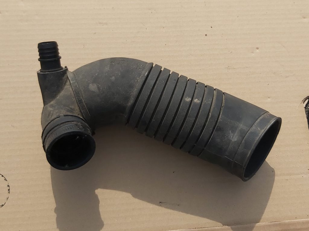 Interkulera caurule priekš AUDI A6 AVANT 2003