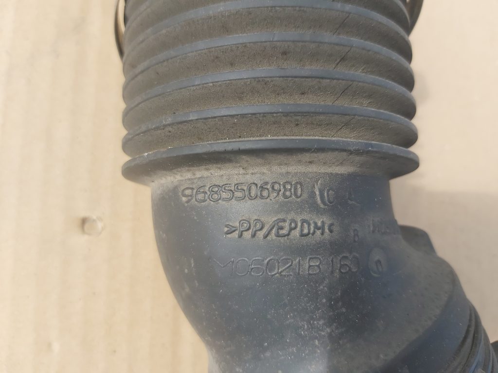 Gaisa filtra korpusa caurule priekš PEUGEOT 508 2012 2 Gaisa filtra korpusa caurule priekš PEUGEOT 508 2012