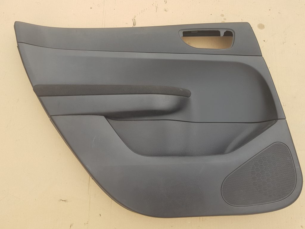 Aizmugurējo kreiso durvju apdare priekš PEUGEOT 307 2007 1 Aizmugurējo kreiso durvju apdare priekš PEUGEOT 307 2007