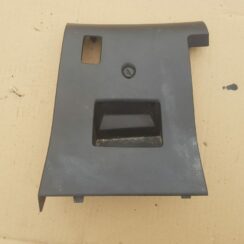 Mērinstrumentu paneļa apdare (zem stūres) priekš PEUGEOT 307 2007