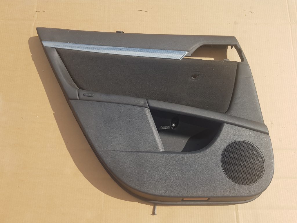 Aizmugurējo kreiso durvju apdare priekš PEUGEOT 407 2005