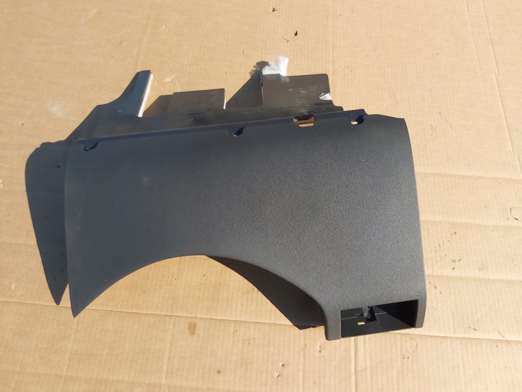 Mērinstrumentu paneļa apdare (zem stūres) priekš OPEL VECTRA C 2008