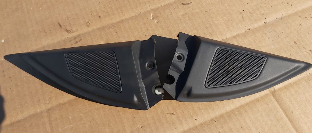 Durvju spoguļa apdares uzlika salonā (ar skaļruni) priekš OPEL VECTRA C 2008