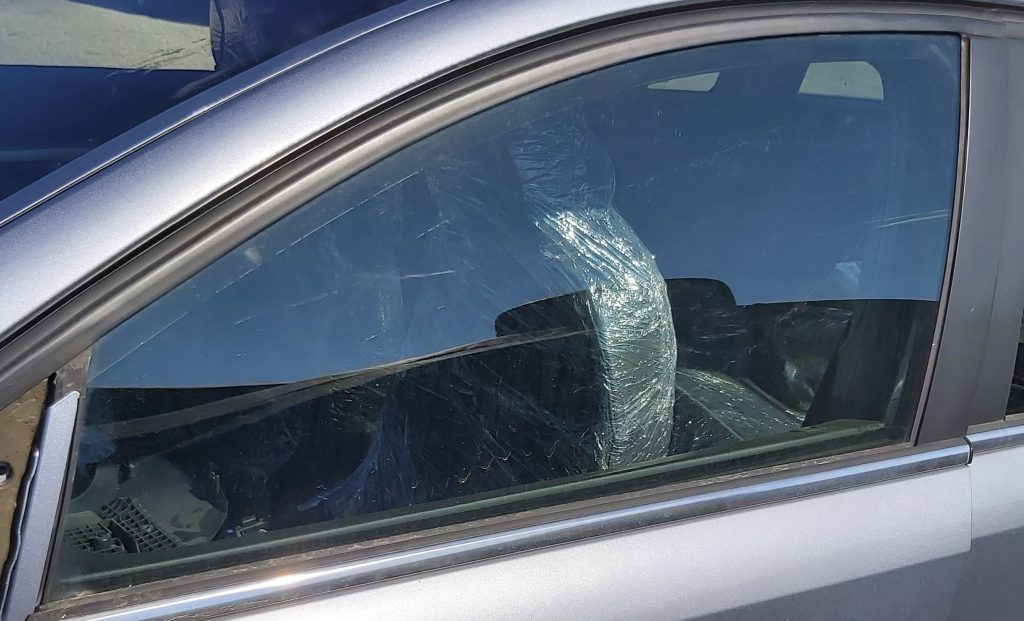 Priekšējo kreiso durvju stikls priekš OPEL VECTRA C 2008 1 Priekšējo kreiso durvju stikls priekš OPEL VECTRA C 2008