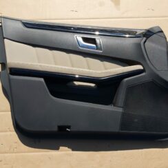 Priekšējo kreiso durvju apdare priekš MERCEDES BENZ E250 W212 2014