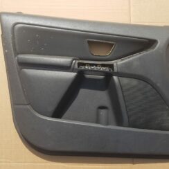 Priekšējo kreiso durvju apdare priekš VOLVO XC90 2004