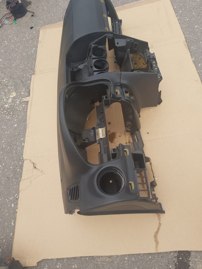 Mērinstrumentu panelis priekš MAZDA 6 2006 3 Mērinstrumentu panelis priekš MAZDA 6 2006