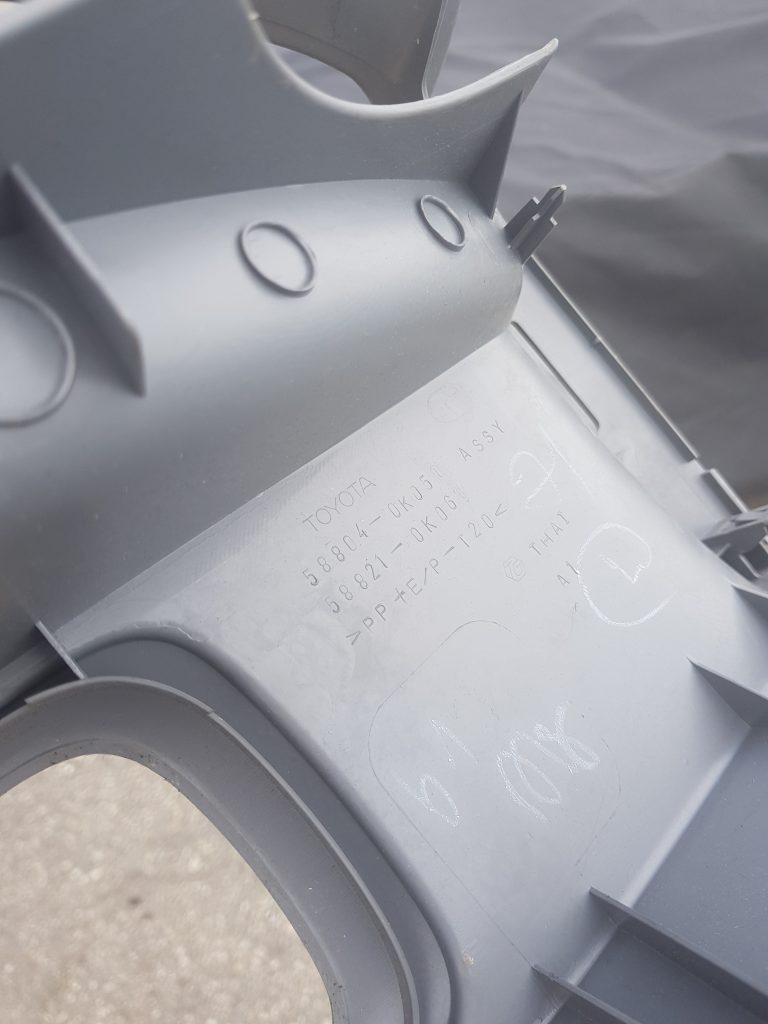 Centrālās konsoles apdares lielākā daļa priekš TOYOTA HILUX 2009