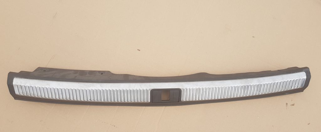 Bagažnieka nodalījuma sliekšņa uzlika priekš AUDI A4 2005 1 Bagažnieka nodalījuma sliekšņa uzlika priekš AUDI A4 2005