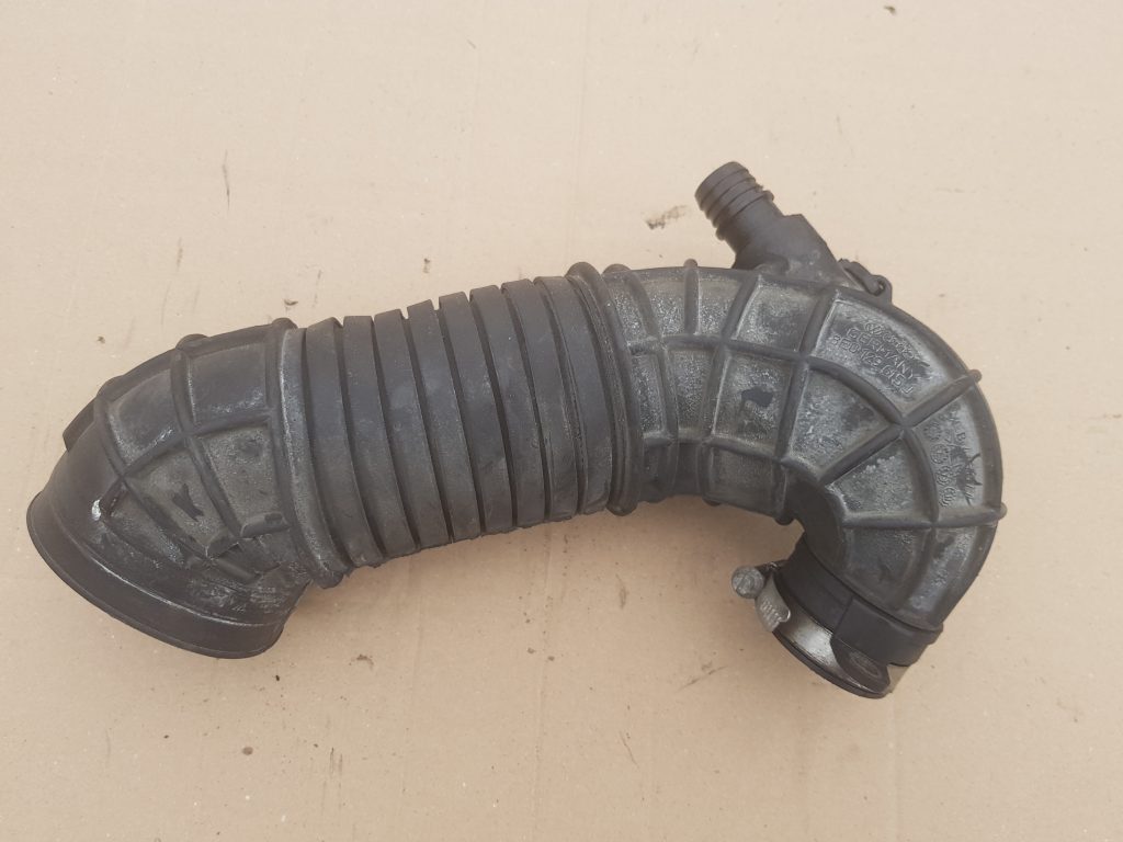 Interkulera caurule priekš AUDI A4 2005 1 Interkulera caurule priekš AUDI A4 2005