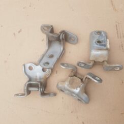 Durvju eņģe priekš TOYOTA HILUX 2009