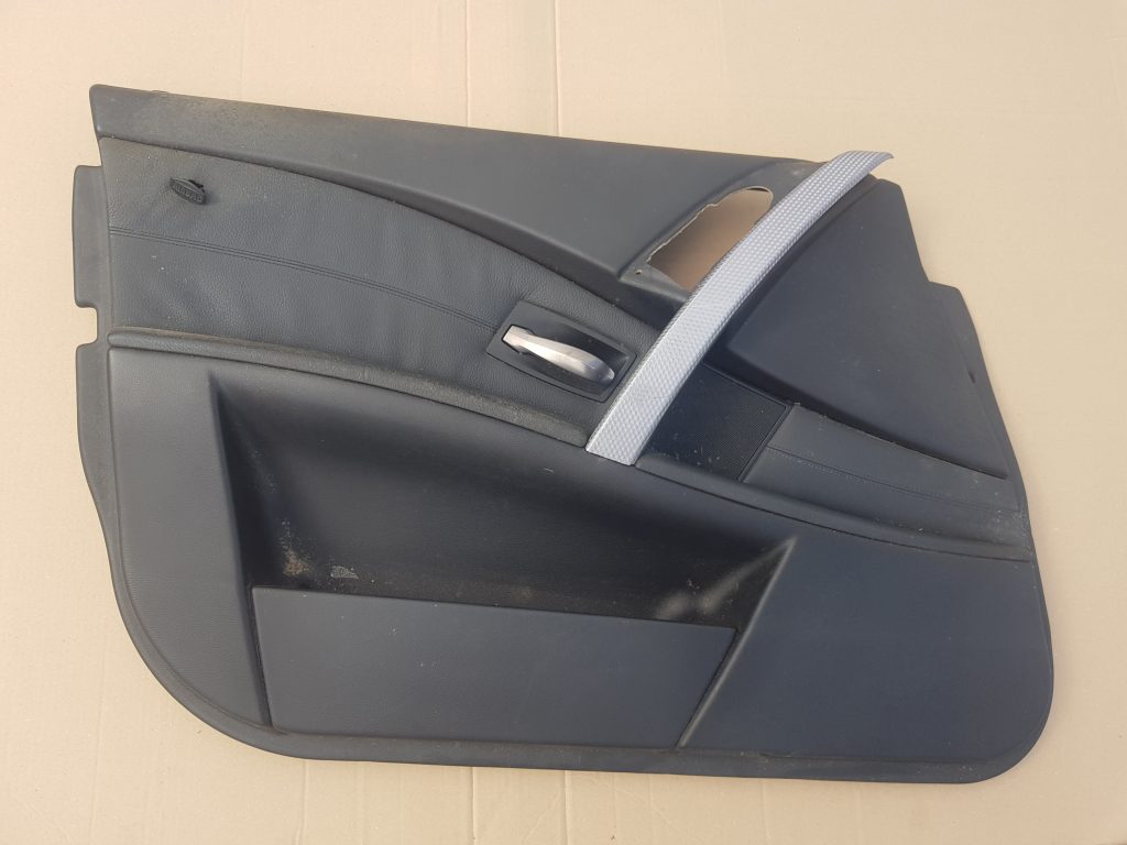 Priekšējo kreiso durvju apdare priekš BMW 530D E61 2006 TOURING TITANSILVER 1 Priekšējo kreiso durvju apdare priekš BMW 530D E61 2006 TOURING TITANSILVER