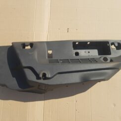 Bagāžnieka nodalījuma sānu apdare priekš CITROEN C4 2018