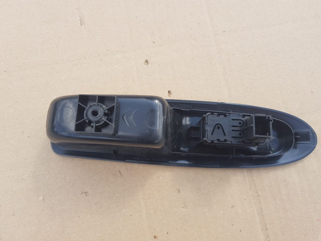 Stikla pacelšanas poga priekš CITROEN C4 2018