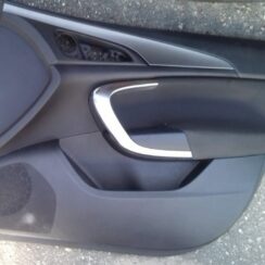 Priekšējo labo durvju apdare priekš OPEL INSIGNIA SPORTS TOURER 2010