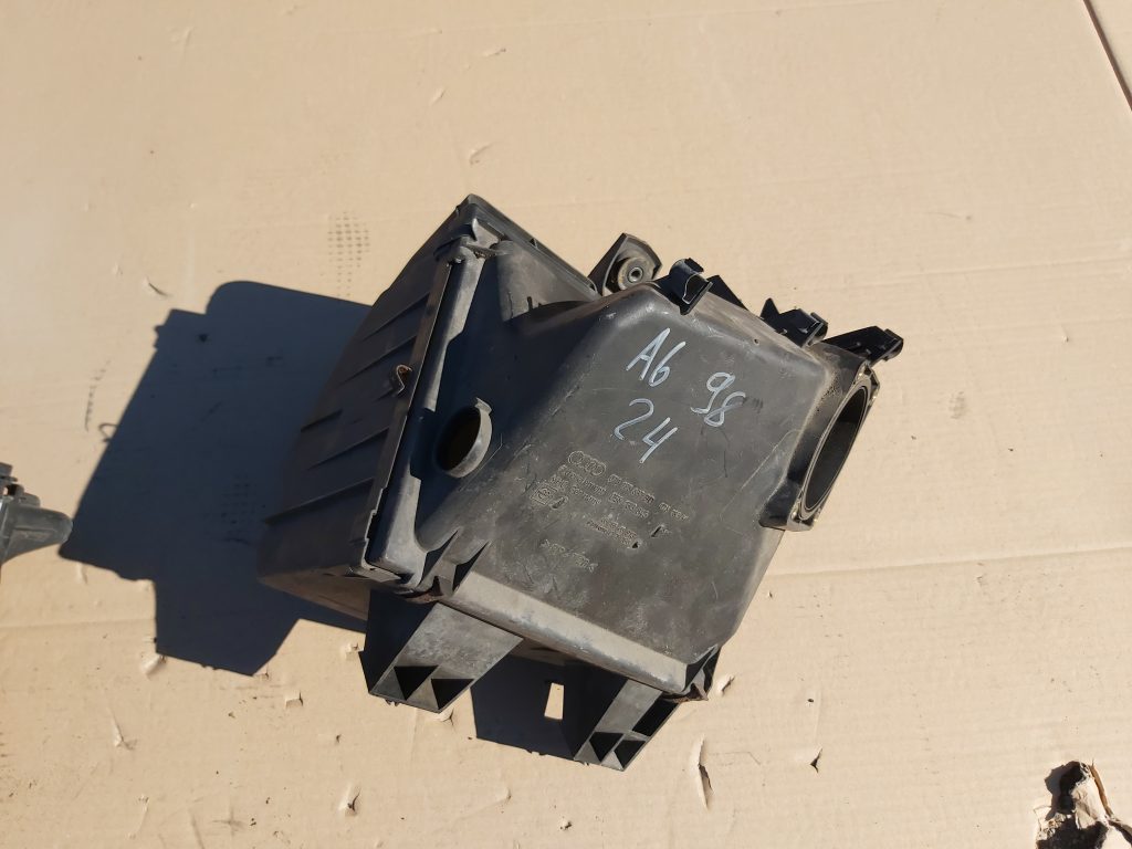 Gaisa filtra korpuss priekš AUDI A6 1998 1 Gaisa filtra korpuss priekš AUDI A6 1998