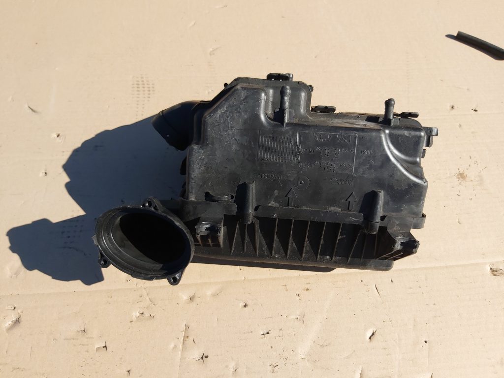 Gaisa filtra korpuss priekš PEUGEOT 407 2004 1 Gaisa filtra korpuss priekš PEUGEOT 407 2004