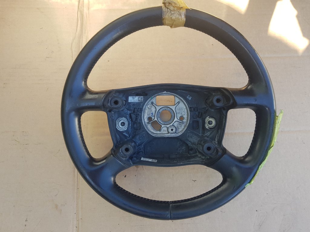 Stūre priekš AUDI A4 2001 1 Stūre priekš AUDI A4 2001