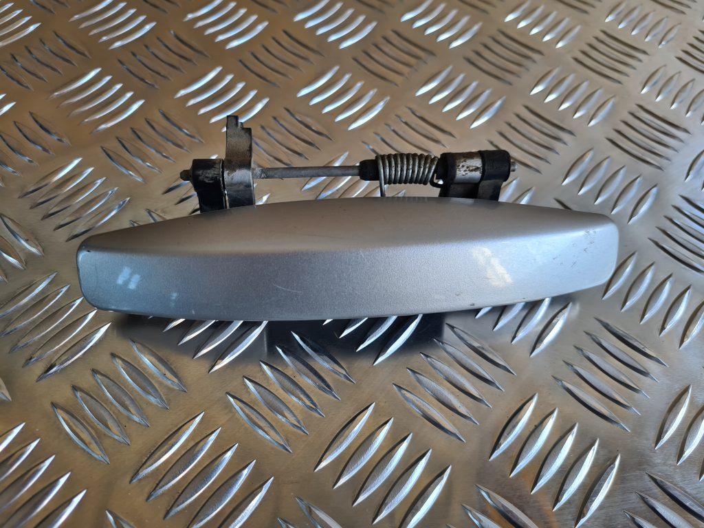 Aizmugurējais kreisais durvju rokturis priekš DACIA LODGY 2014 1 Aizmugurējais kreisais durvju rokturis priekš DACIA LODGY 2014