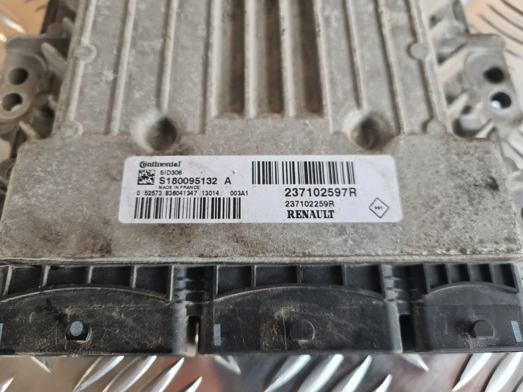 Dzinēja vadības bloks priekš DACIA LODGY 2014 2 Dzinēja vadības bloks priekš DACIA LODGY 2014