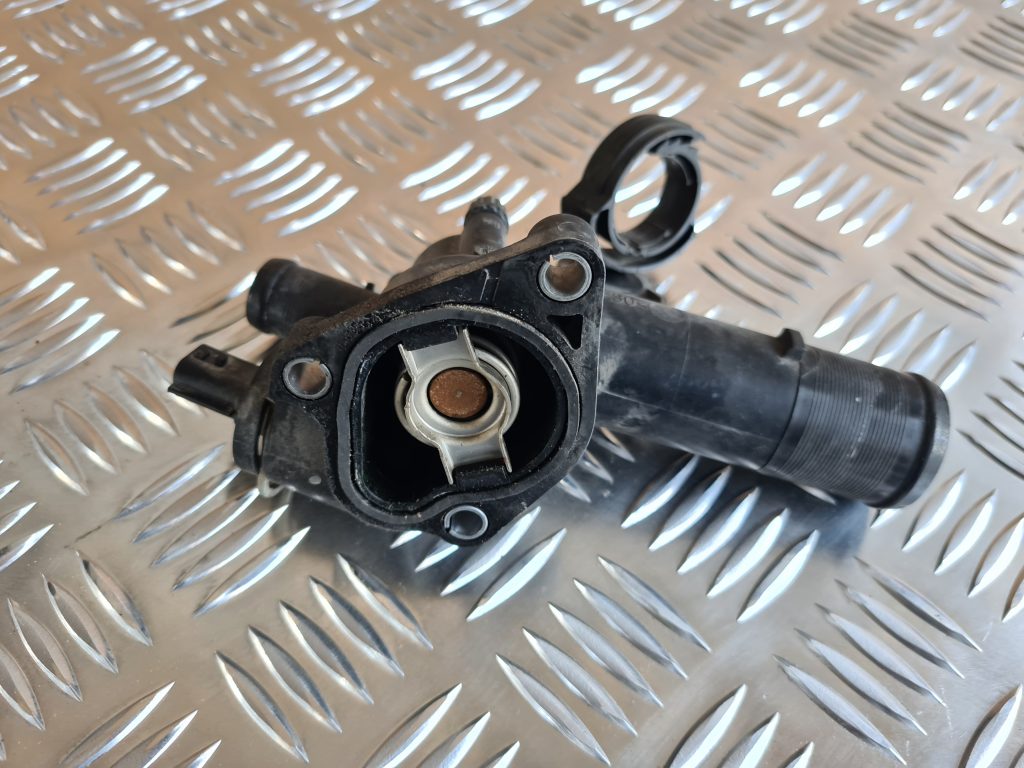 Termostata korpuss priekš DACIA LODGY 2014