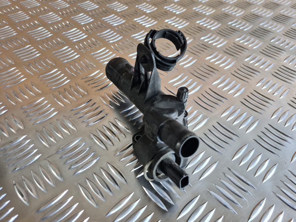 Termostata korpuss priekš DACIA LODGY 2014