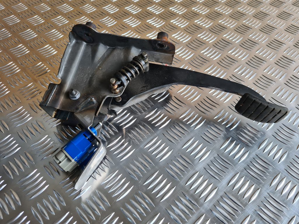 Sajūga pedālis priekš DACIA LODGY 2014 1 Sajūga pedālis priekš DACIA LODGY 2014