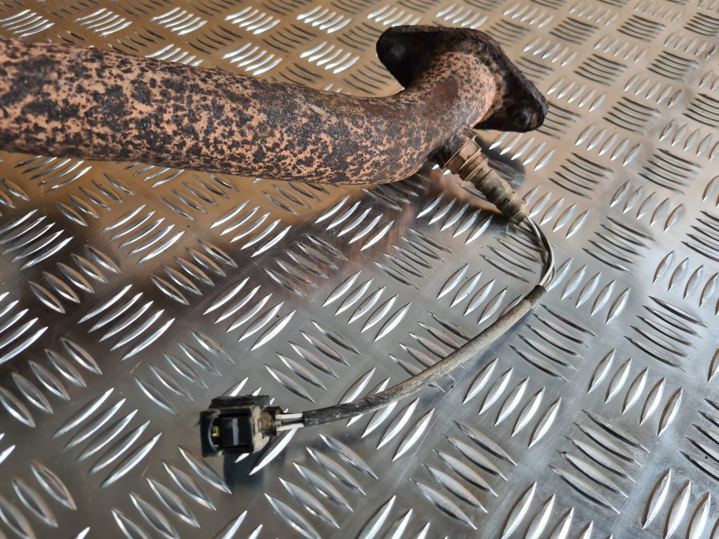 Izpūtēja caurule priekš CHRYSLER SEBRING 2006 2 Izpūtēja caurule priekš CHRYSLER SEBRING 2006