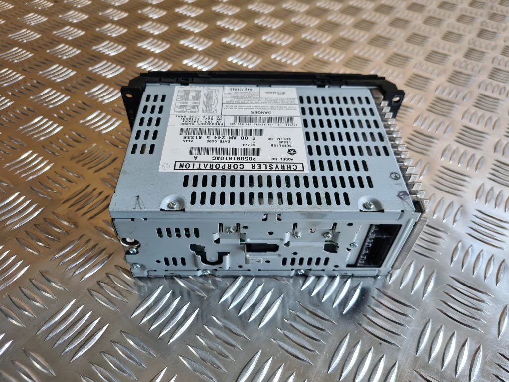 CD/DVD/Navigācijas bloks priekš CHRYSLER SEBRING 2006 2 CD/DVD/Navigācijas bloks priekš CHRYSLER SEBRING 2006