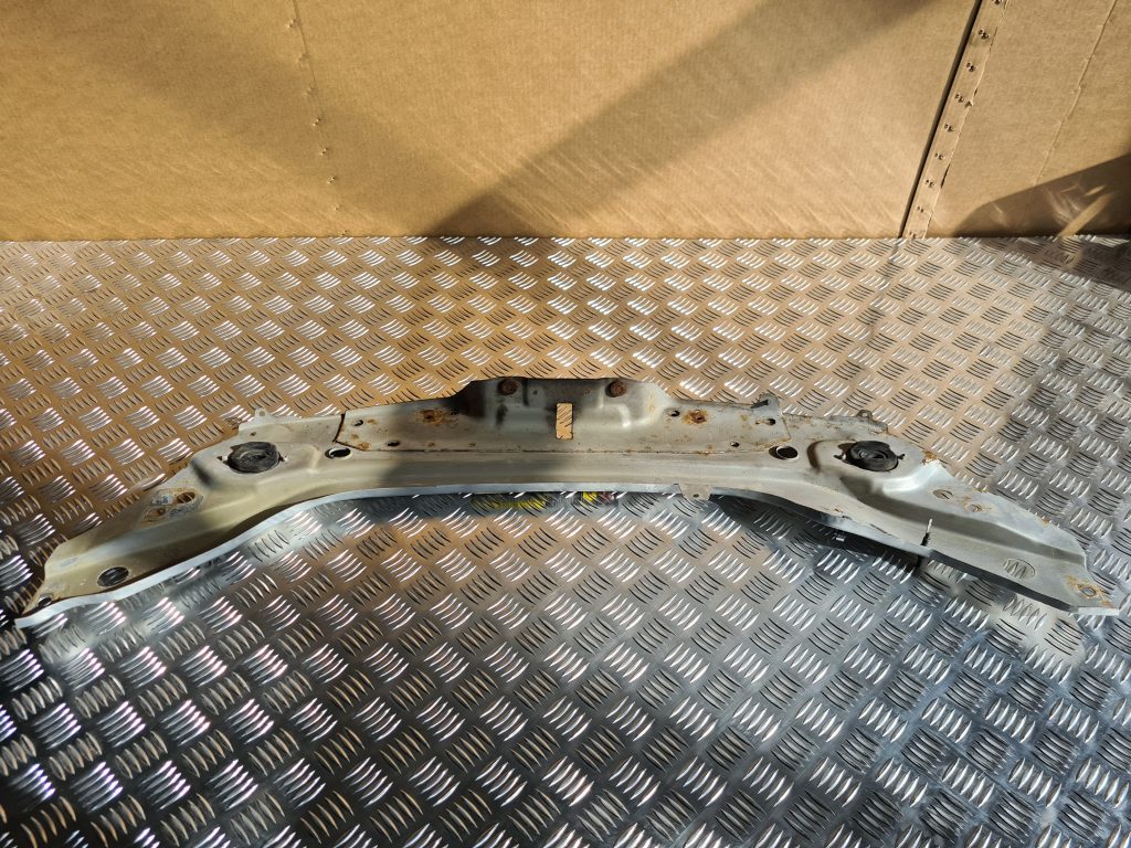 Priekšējā radiatora rāmja augšēja daļa priekš CHRYSLER SEBRING 2006 4 Priekšējā radiatora rāmja augšēja daļa priekš CHRYSLER SEBRING 2006