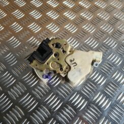 Aizmugurējo labo durvju slēdzene priekš NISSAN X-TRAIL 2005