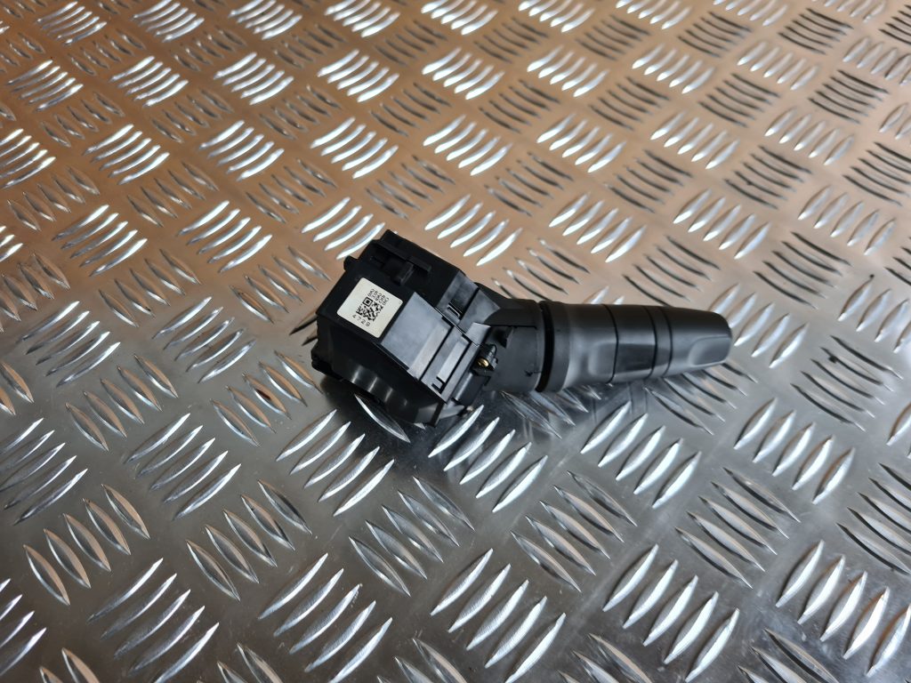 Stikla tīrītāja slēdzis priekš NISSAN X-TRAIL 2005