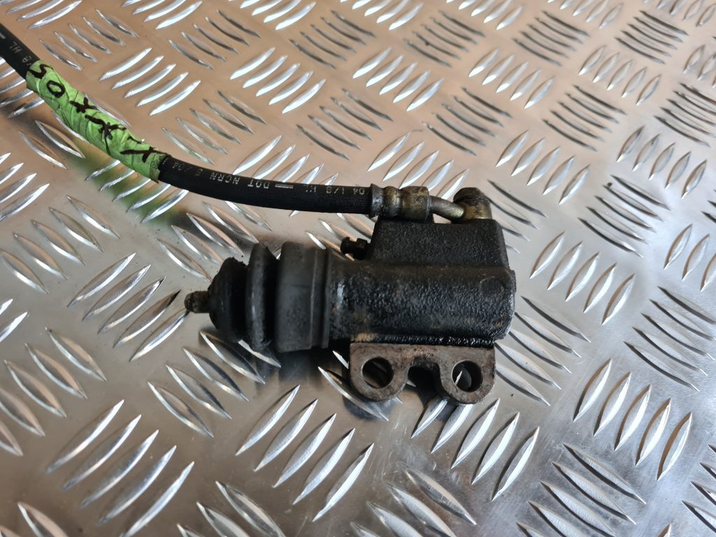 Sajūga galvenais cilindrs priekš NISSAN X-TRAIL 2005 2 Sajūga galvenais cilindrs priekš NISSAN X-TRAIL 2005