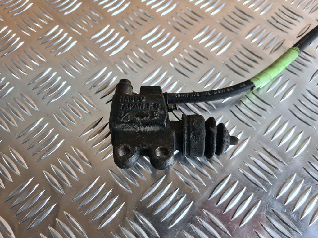 Sajūga galvenais cilindrs priekš NISSAN X-TRAIL 2005 3 Sajūga galvenais cilindrs priekš NISSAN X-TRAIL 2005