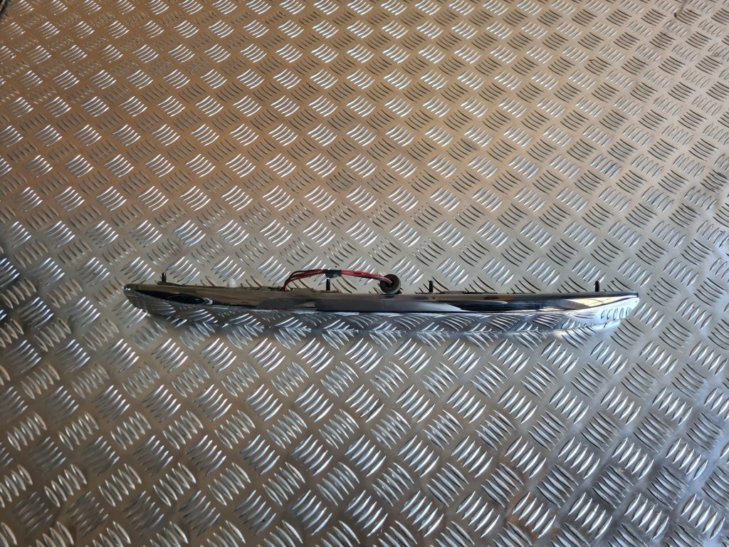 Numura zīmes gaismas uzlika komplektā priekš NISSAN X-TRAIL 2005 1 Numura zīmes gaismas uzlika komplektā priekš NISSAN X-TRAIL 2005