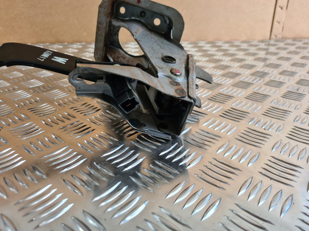 Bremžu pedālis priekš NISSAN X-TRAIL 2005 2 Bremžu pedālis priekš NISSAN X-TRAIL 2005