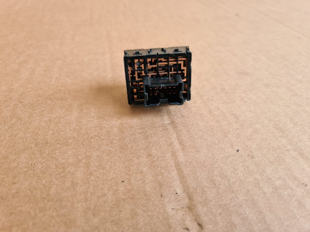 Spoguļa regulēšanas poga priekš NISSAN X-TRAIL 2005