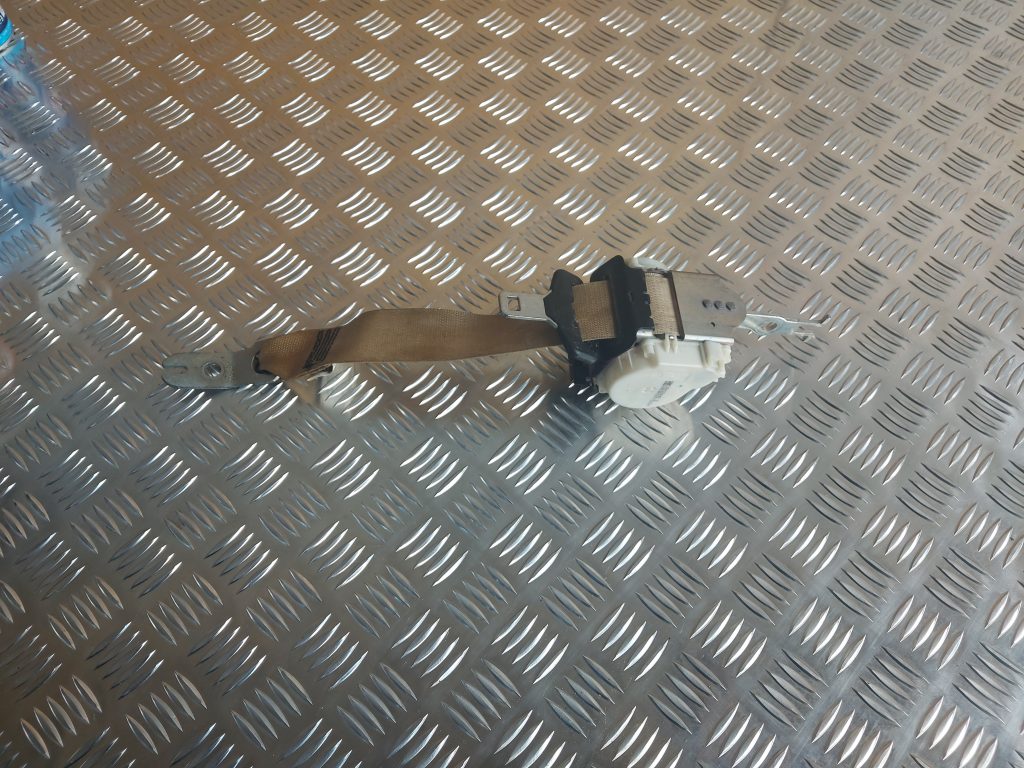 Aizmugurējā kreisa drošības josta priekš BMW 525 E60 2006 OLIVE 1 Aizmugurējā kreisa drošības josta priekš BMW 525 E60 2006 OLIVE