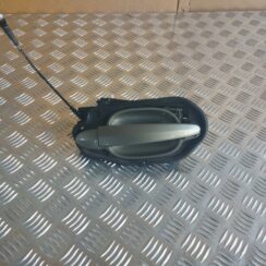 Aizmugurējāis labais durvju rokturis priekš BMW 525 E60 2006 OLIVE