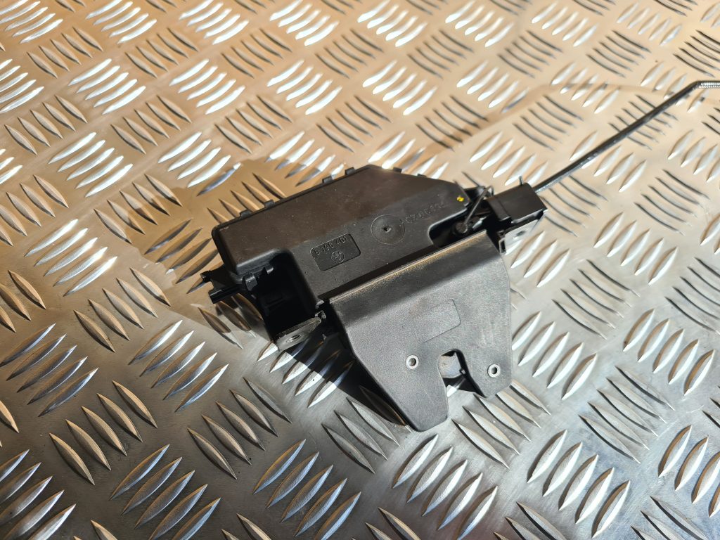 Bagāžnieka vāka slēdzene priekš BMW 525 E60 2006 OLIVE 2 Bagāžnieka vāka slēdzene priekš BMW 525 E60 2006 OLIVE