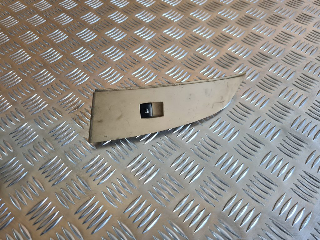 Stikla pacelšanas poga priekš BMW 525 E60 2006 OLIVE 1 Stikla pacelšanas poga priekš BMW 525 E60 2006 OLIVE