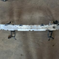 Aizmugurējā bufera pastiprinātājs priekš BMW 525 E60 2006 OLIVE