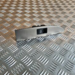 Stikla pacelšanas poga priekš TOYOTA AVENSIS 2012